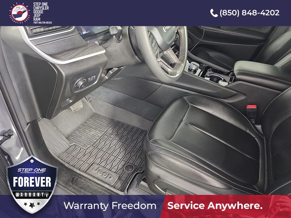 Used 2023 Gray Jeep Limited image 9