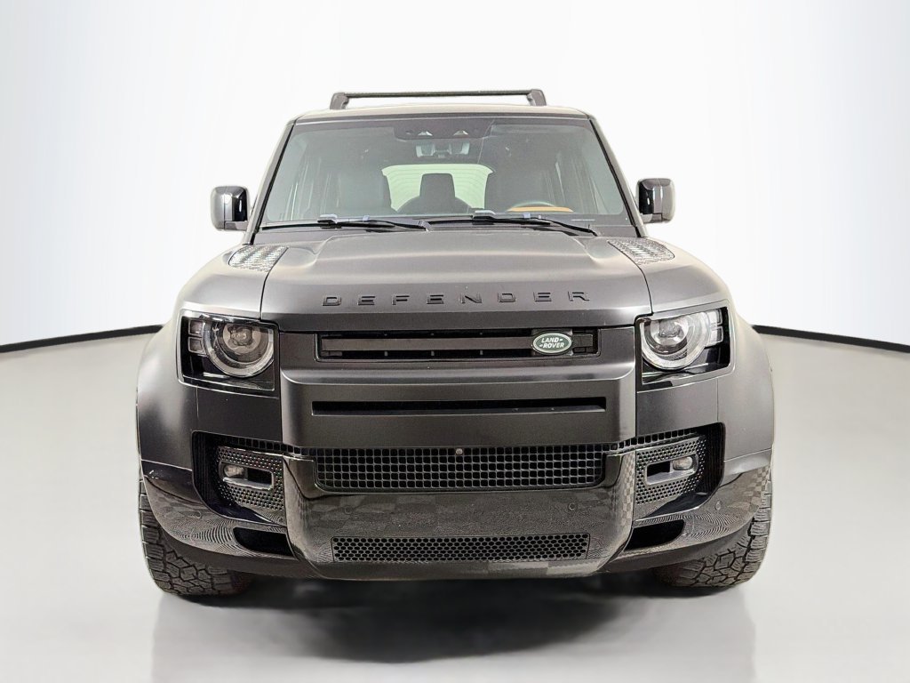 Certified Used 2024 Black Land Rover X-Dynamic SE image 2