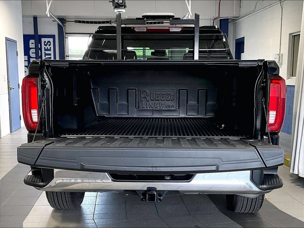 Used 2025 Onyx Black GMC SLT image 31
