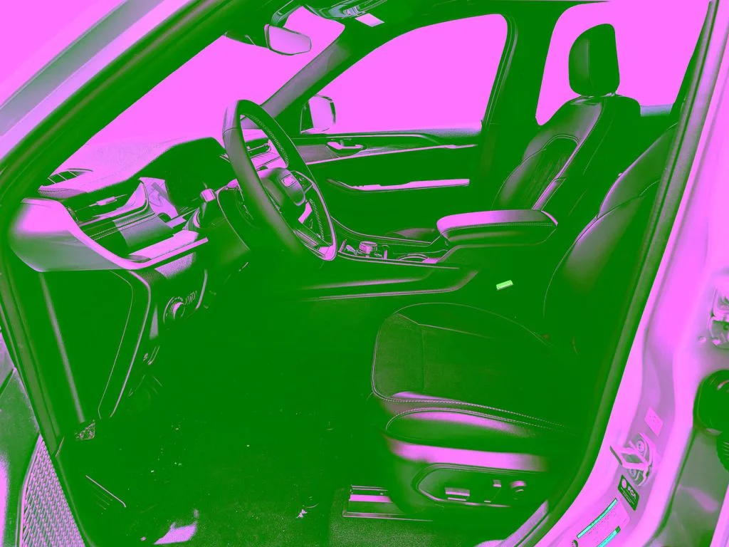 New 2026 Silver Zynith Exterior Paint Jeep Altitude image 16