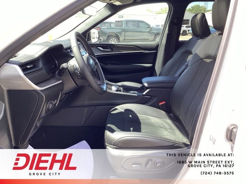 Used 2026 White/off-white Jeep Laredo Altitude image 20