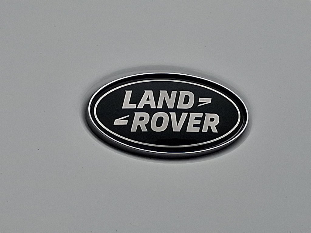 New 2026 Fuji White Land Rover Dynamic SE image 18