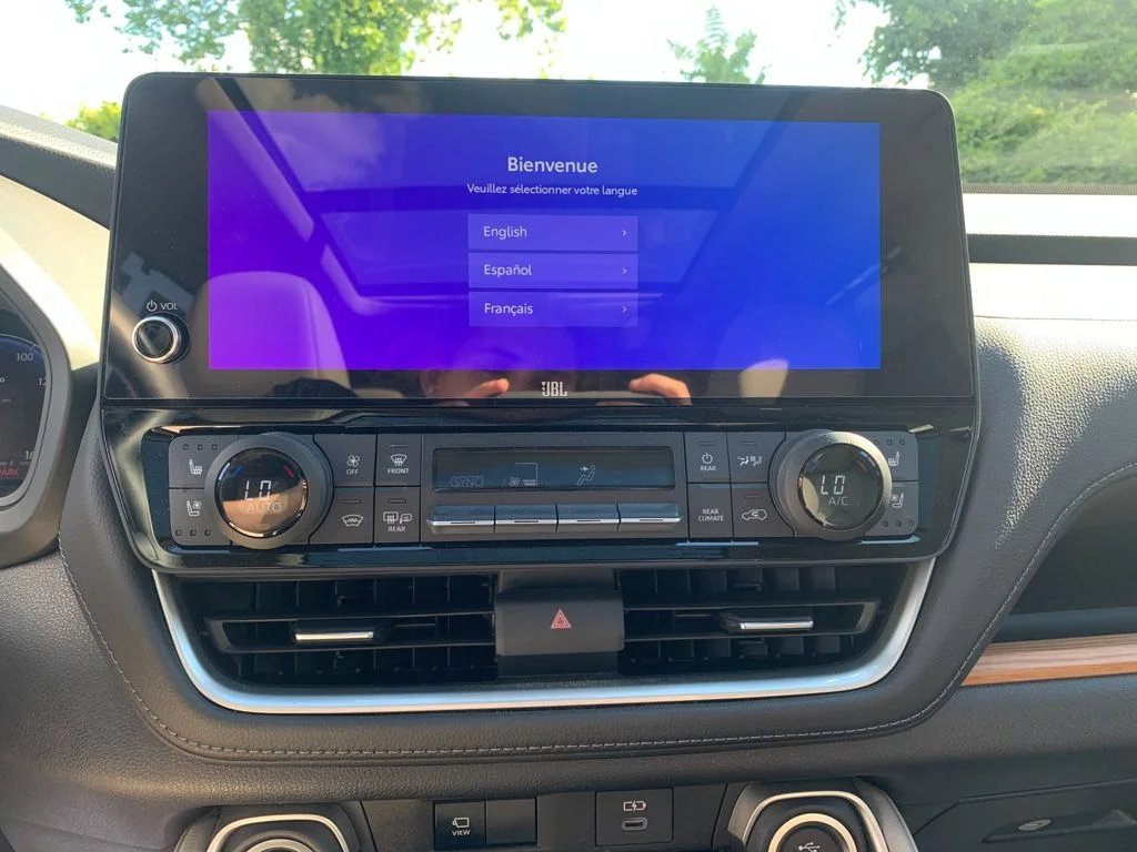 Used 2025  Toyota Platinum image 24