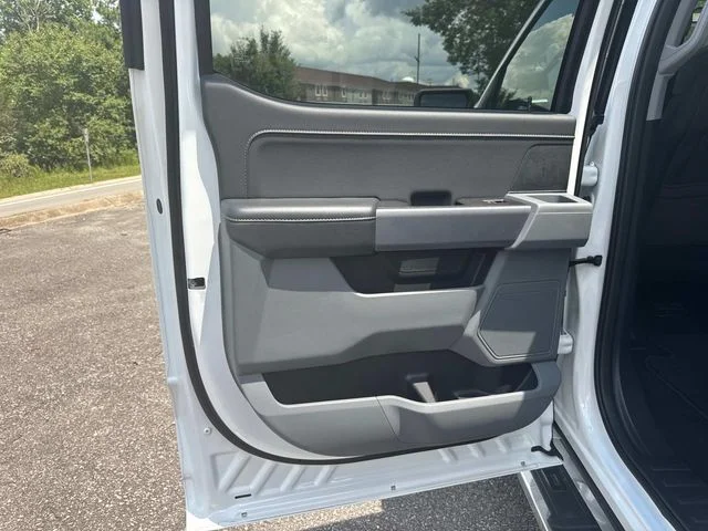 Used 2025 White Ford XLT image 15