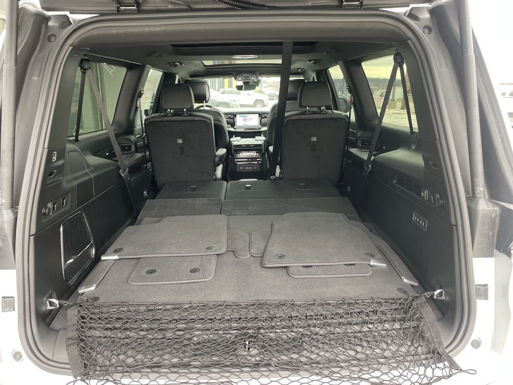 New 2026 Silver-Zynith Exterior Paint Jeep Limited Altitude image 12