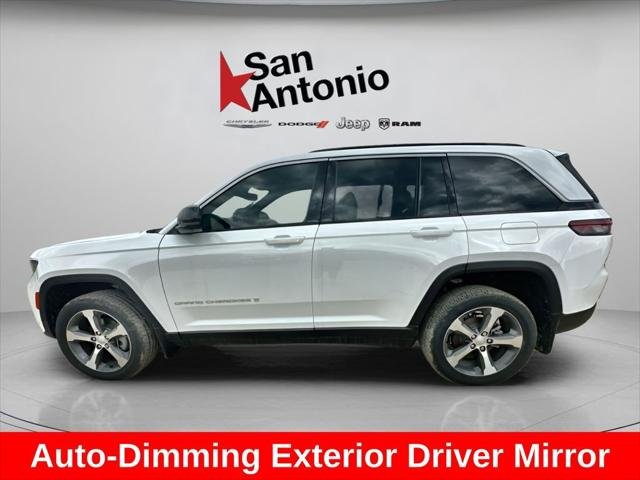 New 2026 Bright White Clear-Coat Exterior Paint Jeep Limited image 8