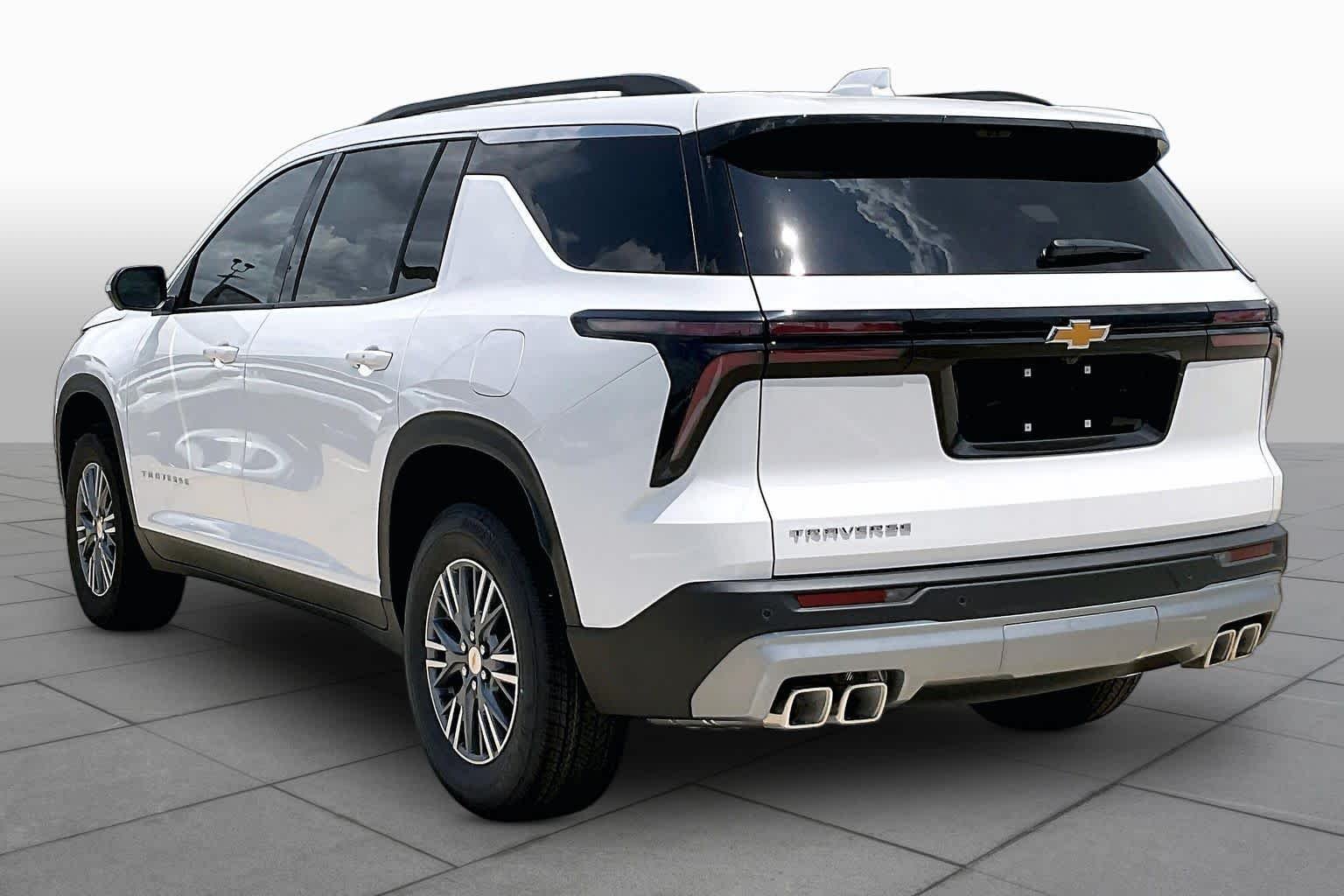 2026 Chevrolet Traverse LT - Photo 4
