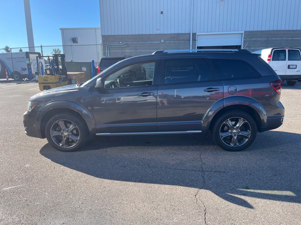 Used 2016 Gray Dodge Crossroad Plus image 5
