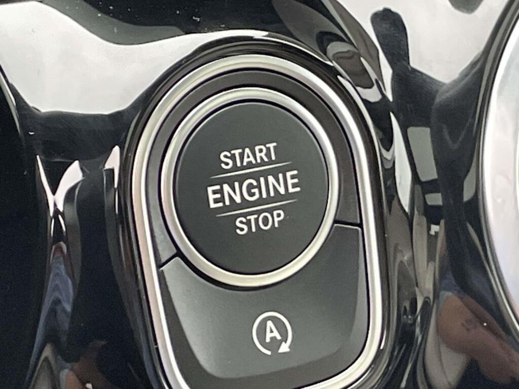 New 2026 Polar White Mercedes-Benz GLA 250 image 36