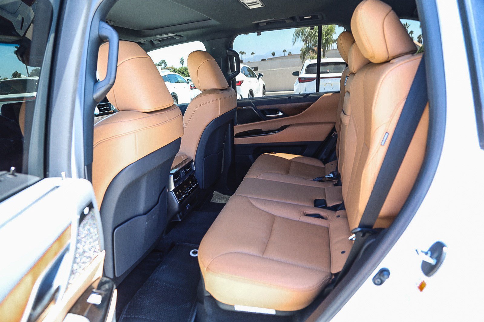 Certified Used 2026 Eminent White Pearl Lexus 600 Luxury image 17