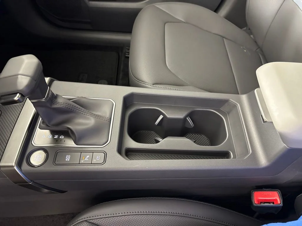 New 2027 Aurora Black Pearl Kia EX image 40