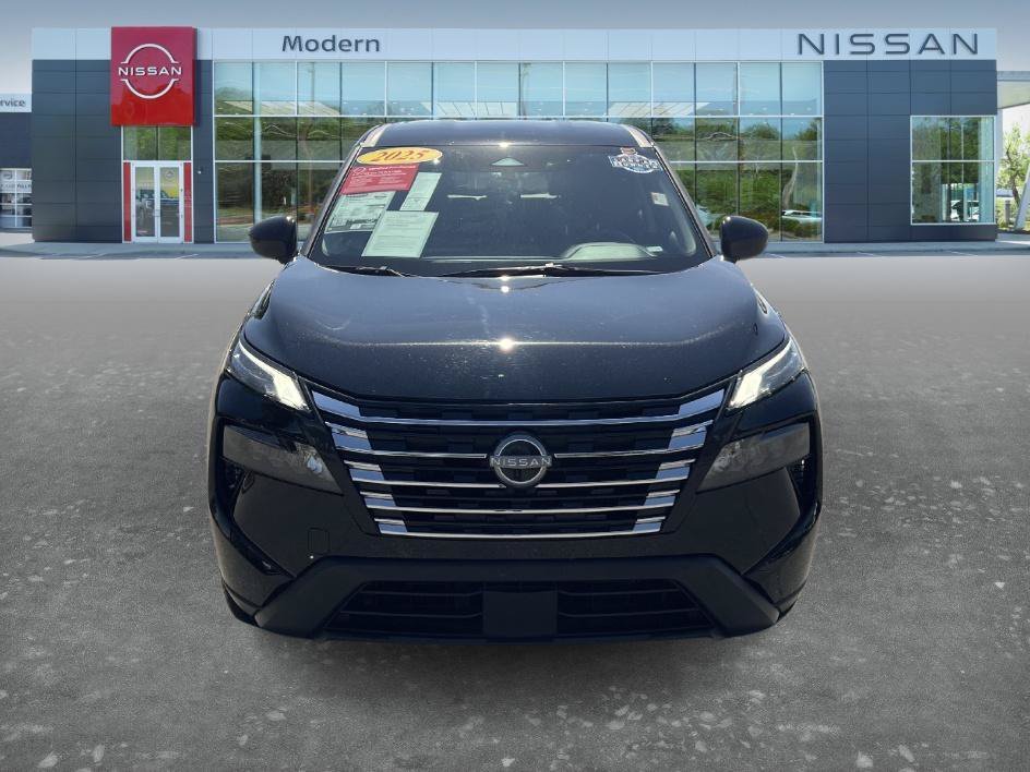 Certified Used 2025 Super Black Nissan SV image 2