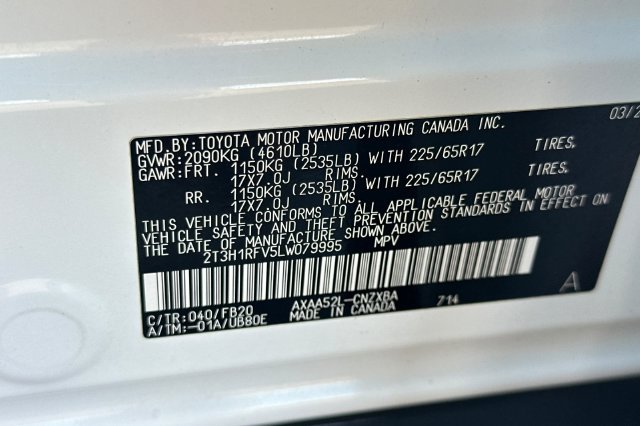 Used 2020 White Toyota LE image 29