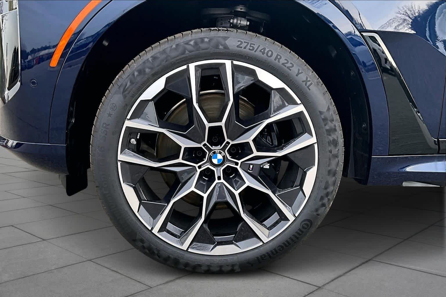 Used 2026 Tanzanite Blue II Metallic BMW xDrive40i image 11