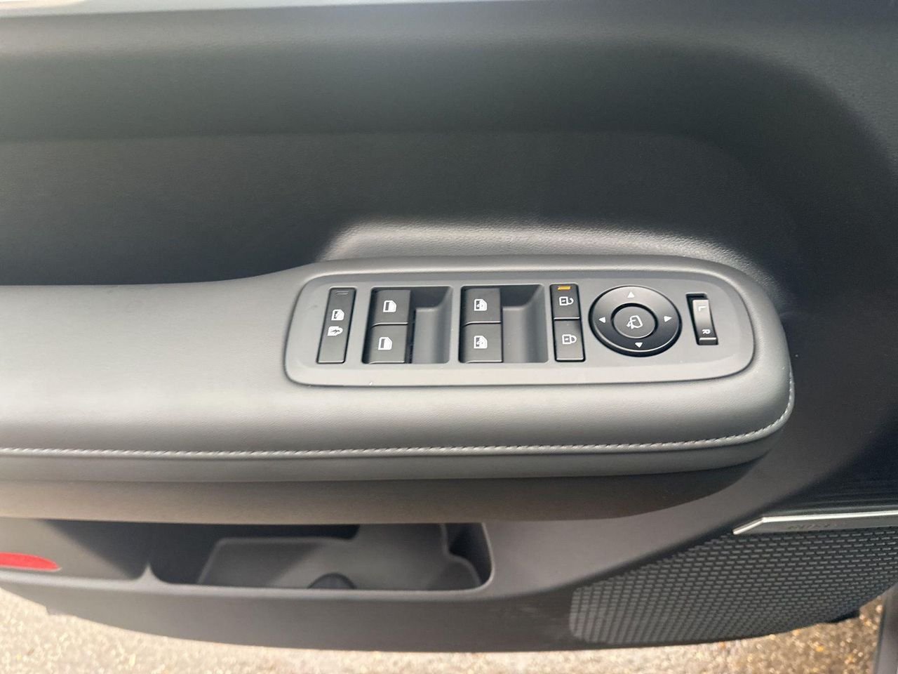 2026 Hyundai Santa Fe Limited - Photo 10