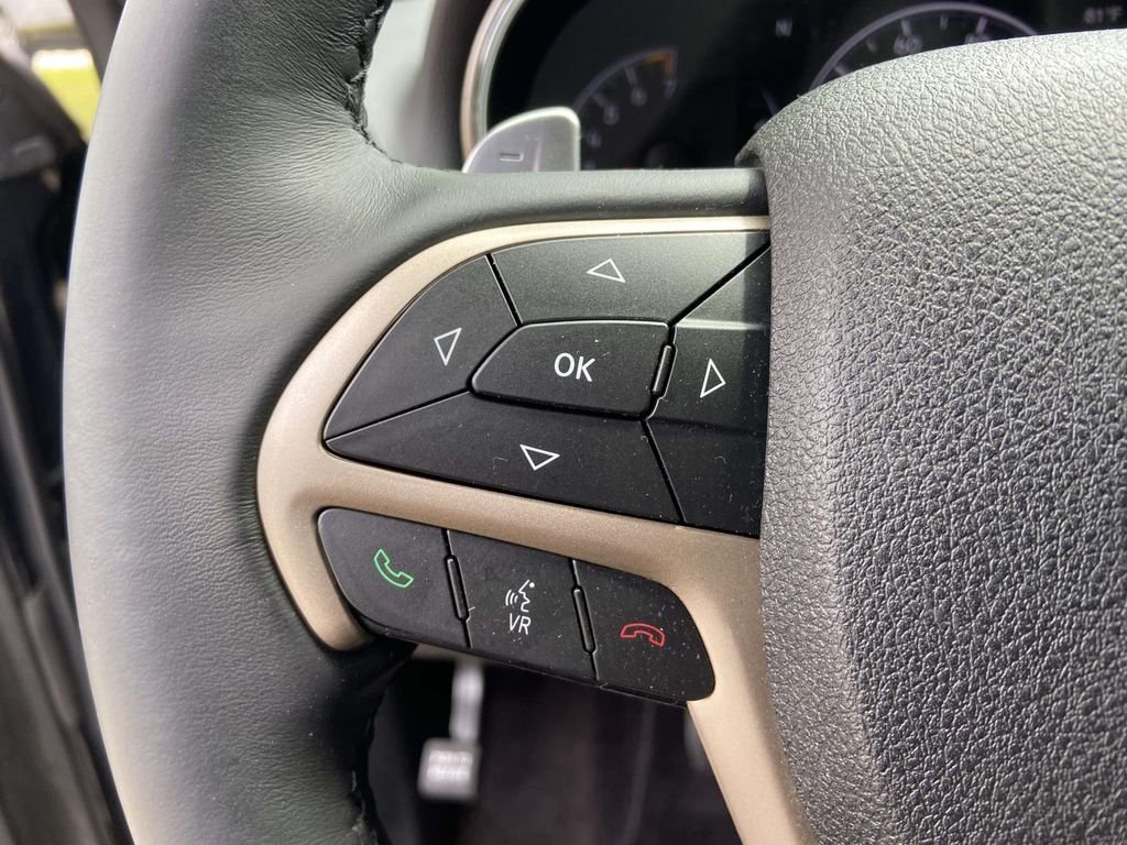 Used 2017 Black Jeep Laredo image 30