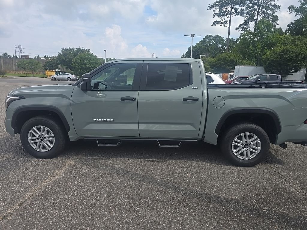 Used 2026  Toyota SR5 image 8