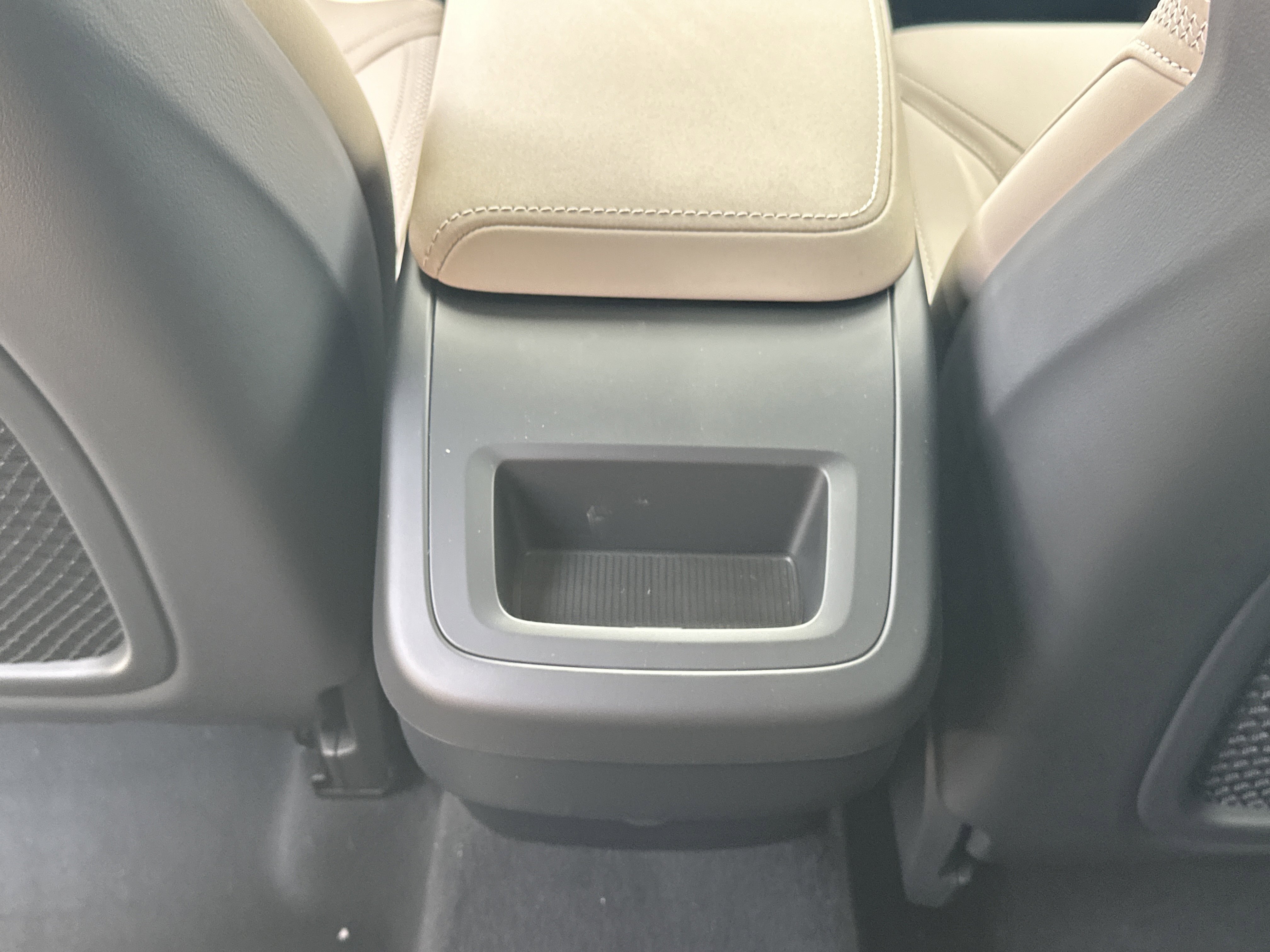 New 2026  Volvo Plus image 15