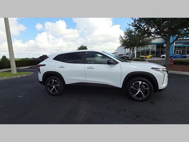 New 2026 Summit White Chevrolet 1RS image 19