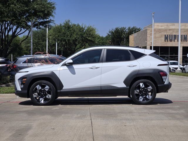 Certified Used 2025 White Hyundai SEL Convenience image 4