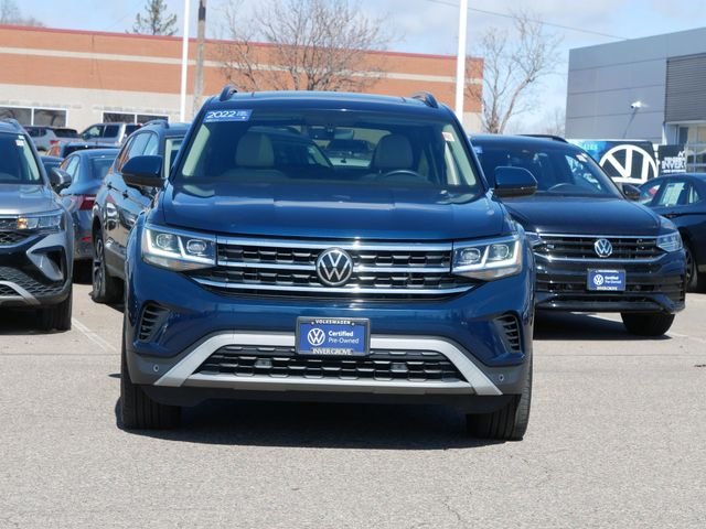 Certified 2022 Volkswagen Atlas SE w/Tech with VIN 1V2KR2CA6NC520223 for sale in Inver Grove Heights, Minnesota