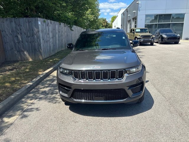 2026 Jeep Grand Cherokee Laredo