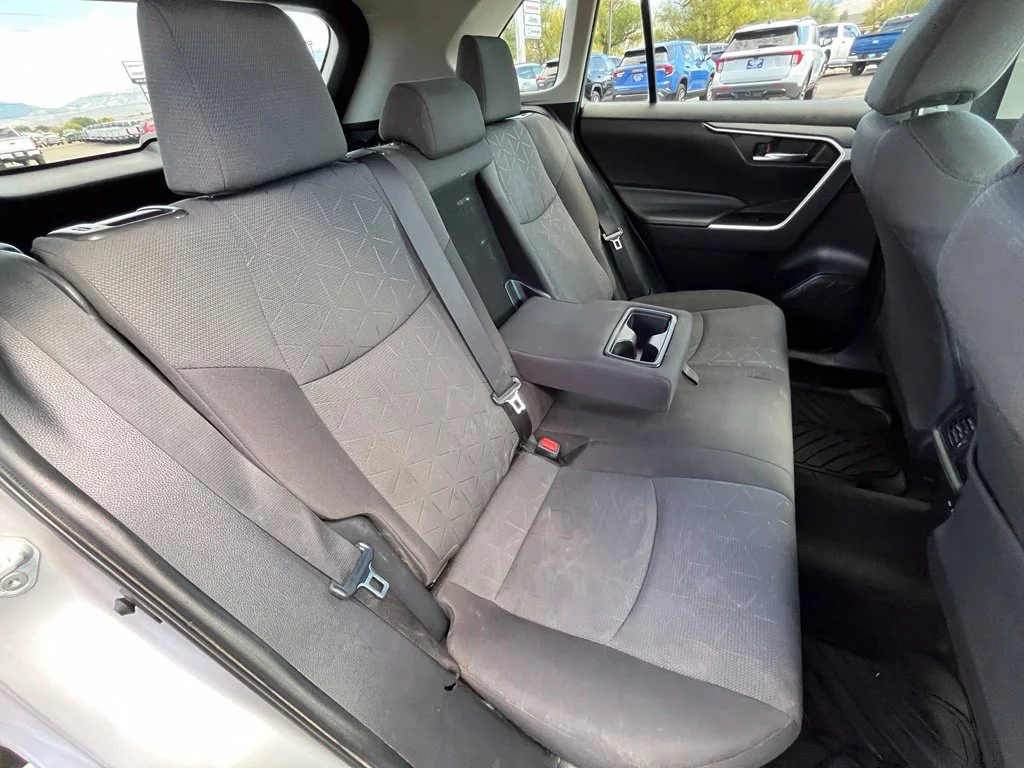 Used 2022 Silver Toyota XLE image 17