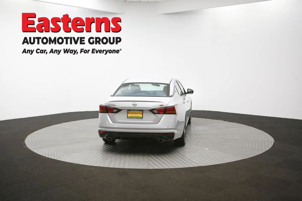 Used 2024 Silver Nissan 2.5 SR image 37