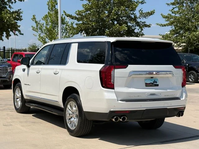 Used 2022 White Frost GMC Denali image 7