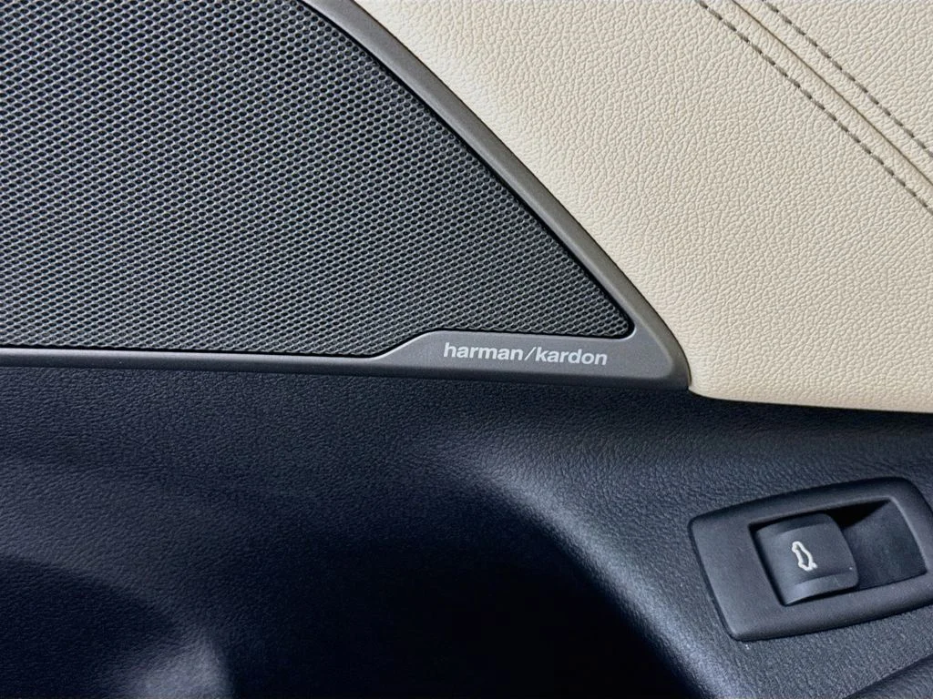 Used 2023 Blue Metallic BMW 540i xDrive image 19