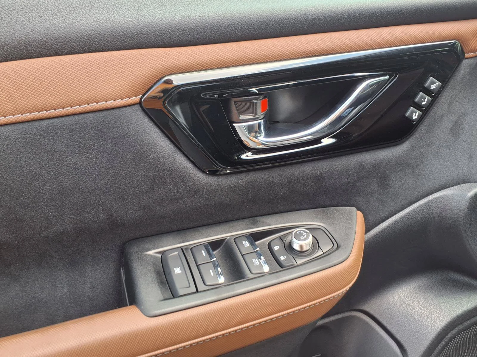 New 2026 Ice Silver Metallic Subaru Touring Hybrid image 11