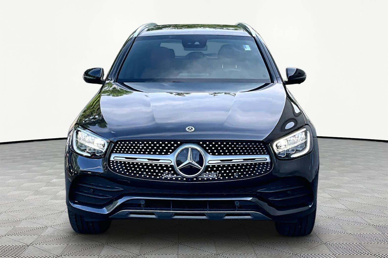 Used 2022 Graphite Grey Metallic Mercedes-Benz GLC 300 image 4