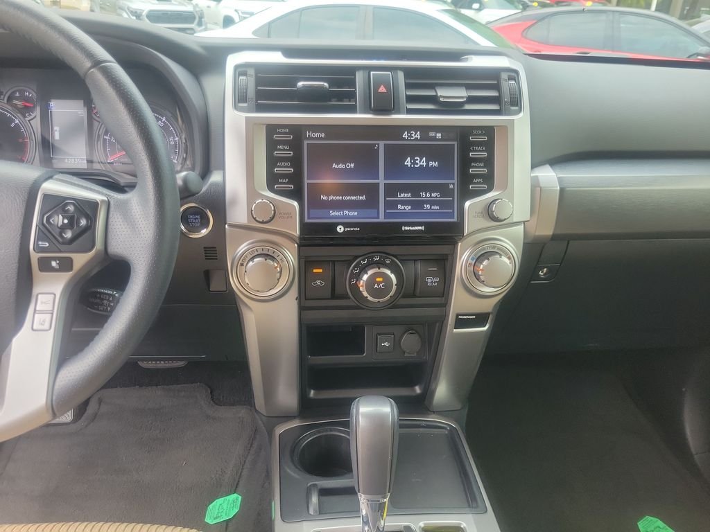 Used 2023 White Toyota SR5 image 21