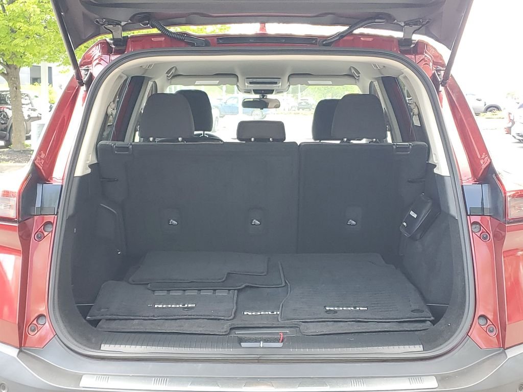 Used 2021 Scarlet Ember Tintcoat Nissan SV image 7