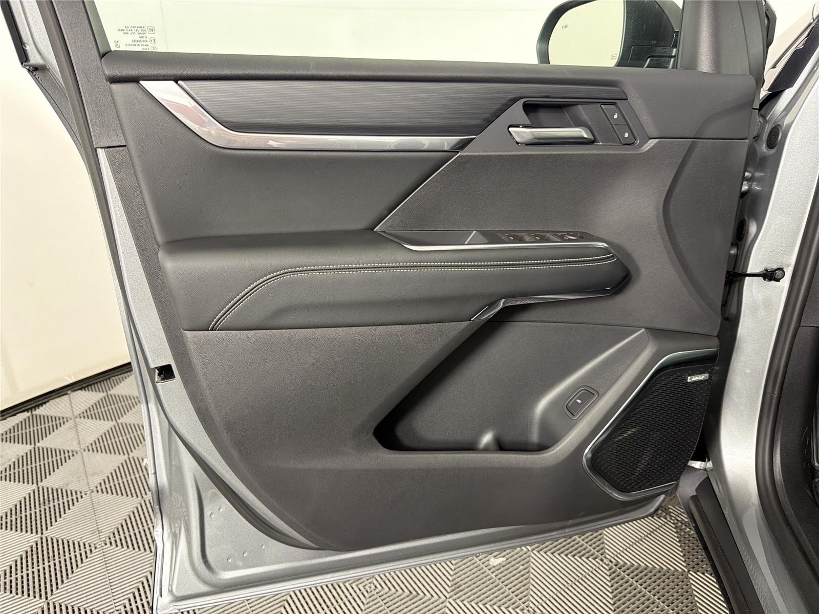 2026 GMC Acadia Elevation - Photo 8
