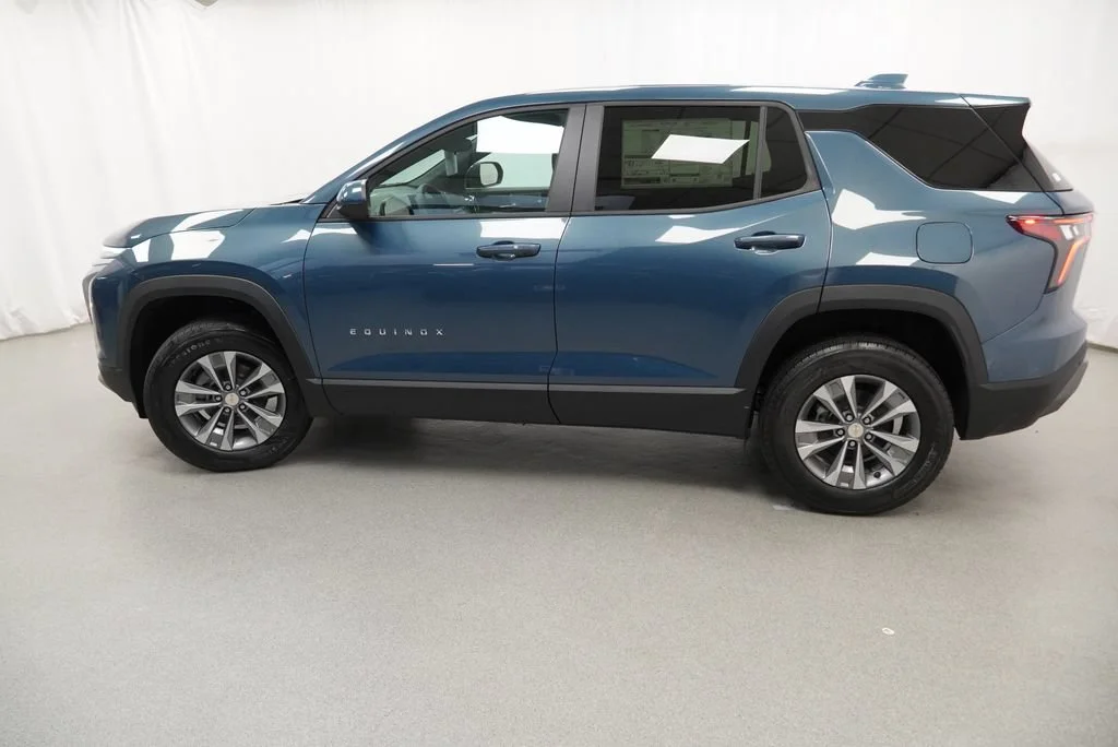 2027 Chevrolet Equinox LT - Photo 15