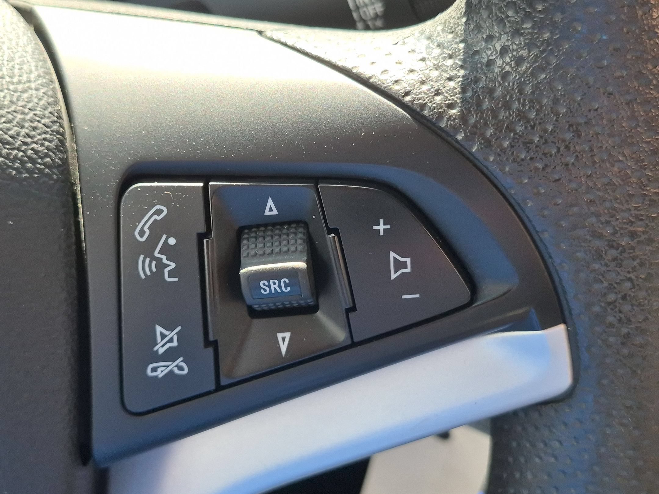 Used 2020 Mosaic Black Metallic Chevrolet LT image 18