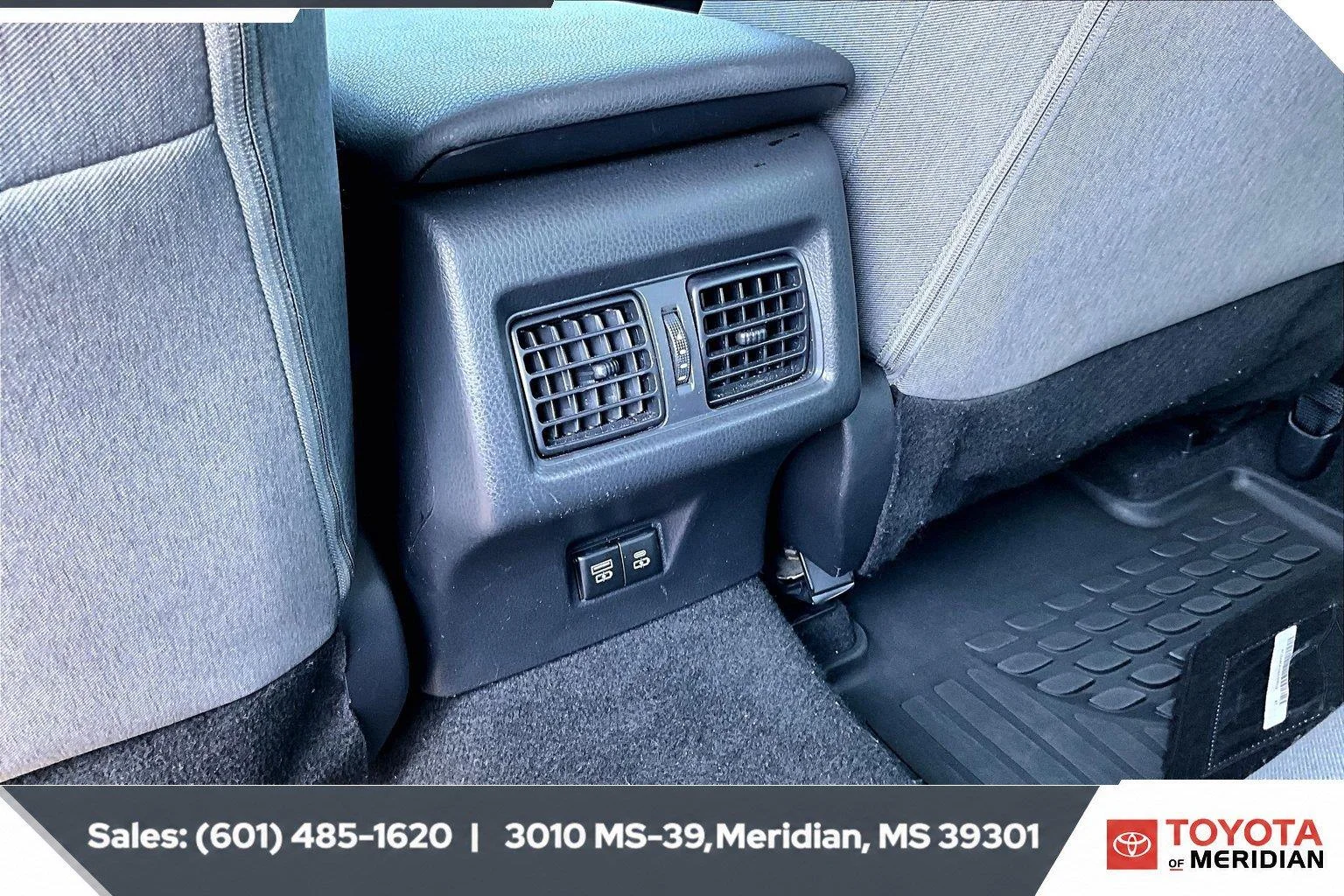 Used 2025 Ice Cap Toyota LE image 23