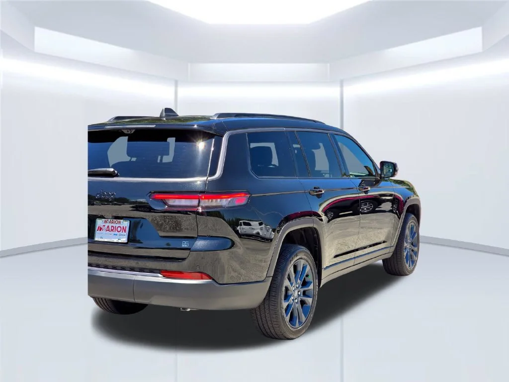 New 2026 Black Jeep  image 40