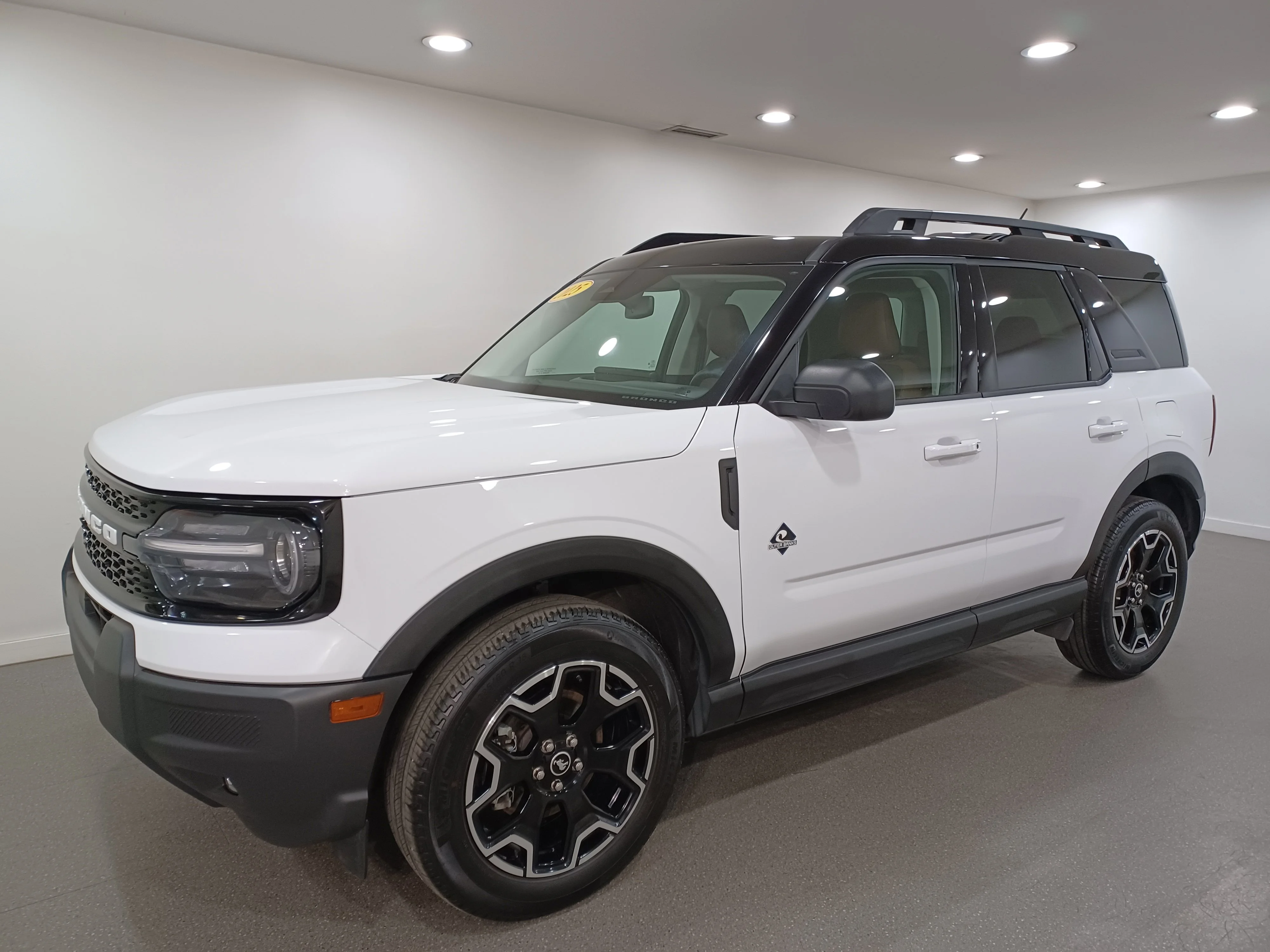Certified Used 2025 Oxford White Ford Outer Banks 4x4*Adaptive Cruise | Remote Start | Htd Leather | Htd Wheel | Lane Keep Assist image 2