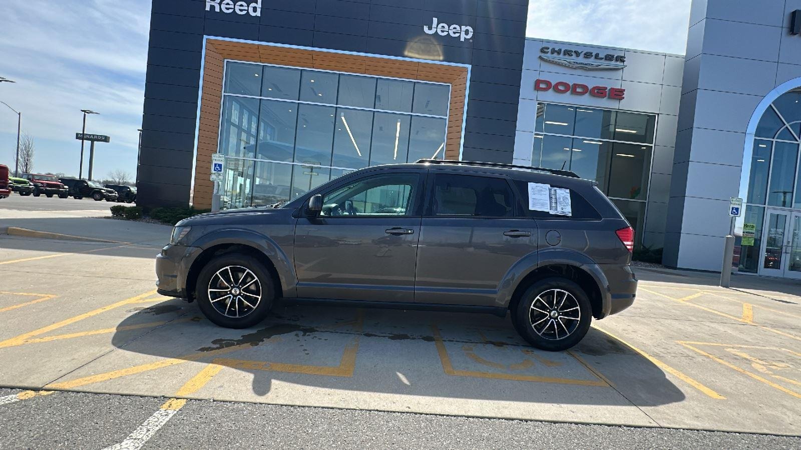 Used 2018 Dodge Journey SE with VIN 3C4PDCAB9JT521209 for sale in Kansas City