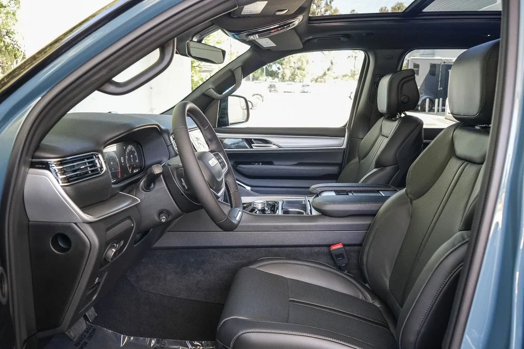 New 2026 Steel Blue Exterior Paint Jeep Upland image 18