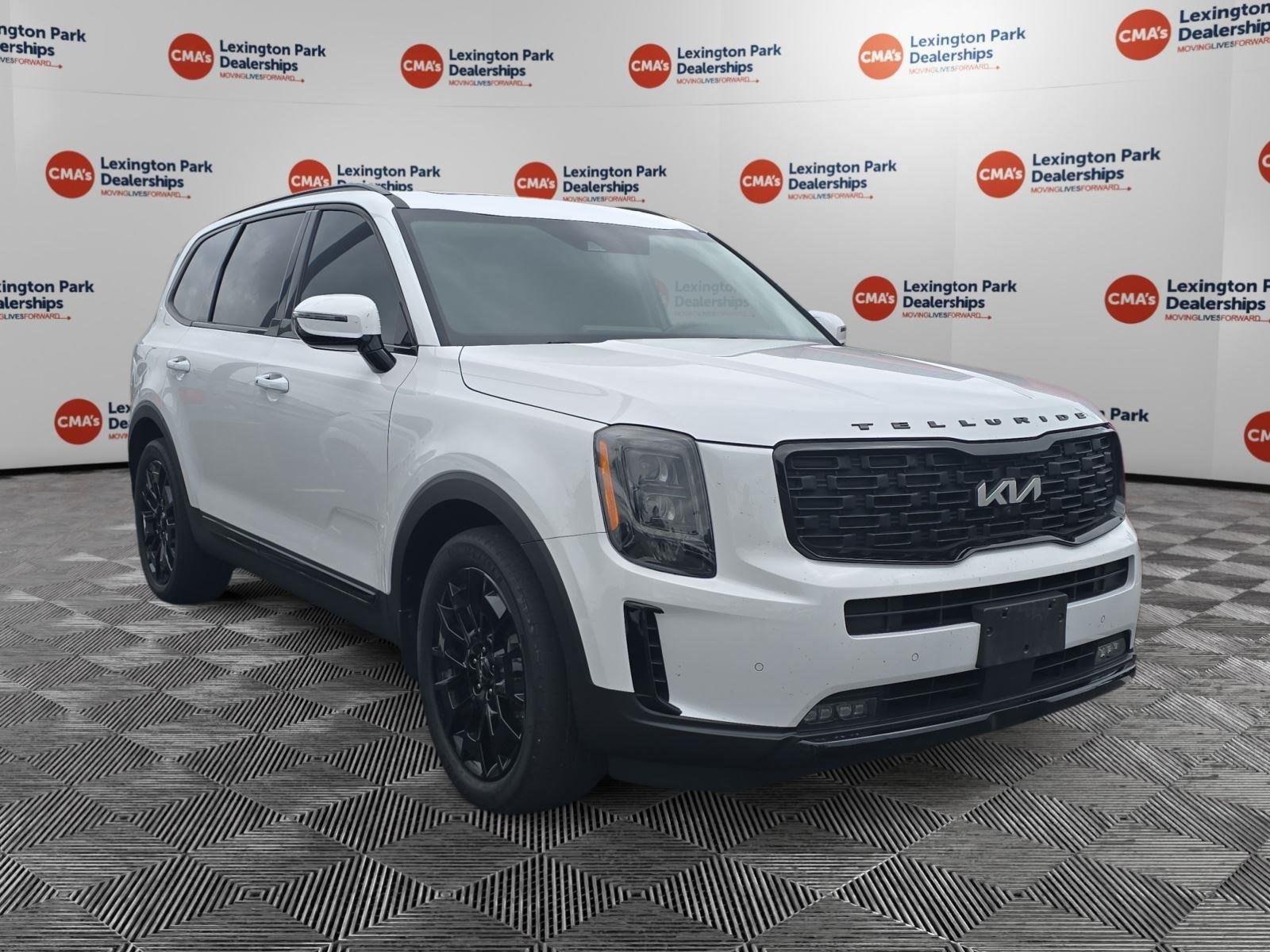 Used 2022 Glacial White Pearl Kia SX image 1