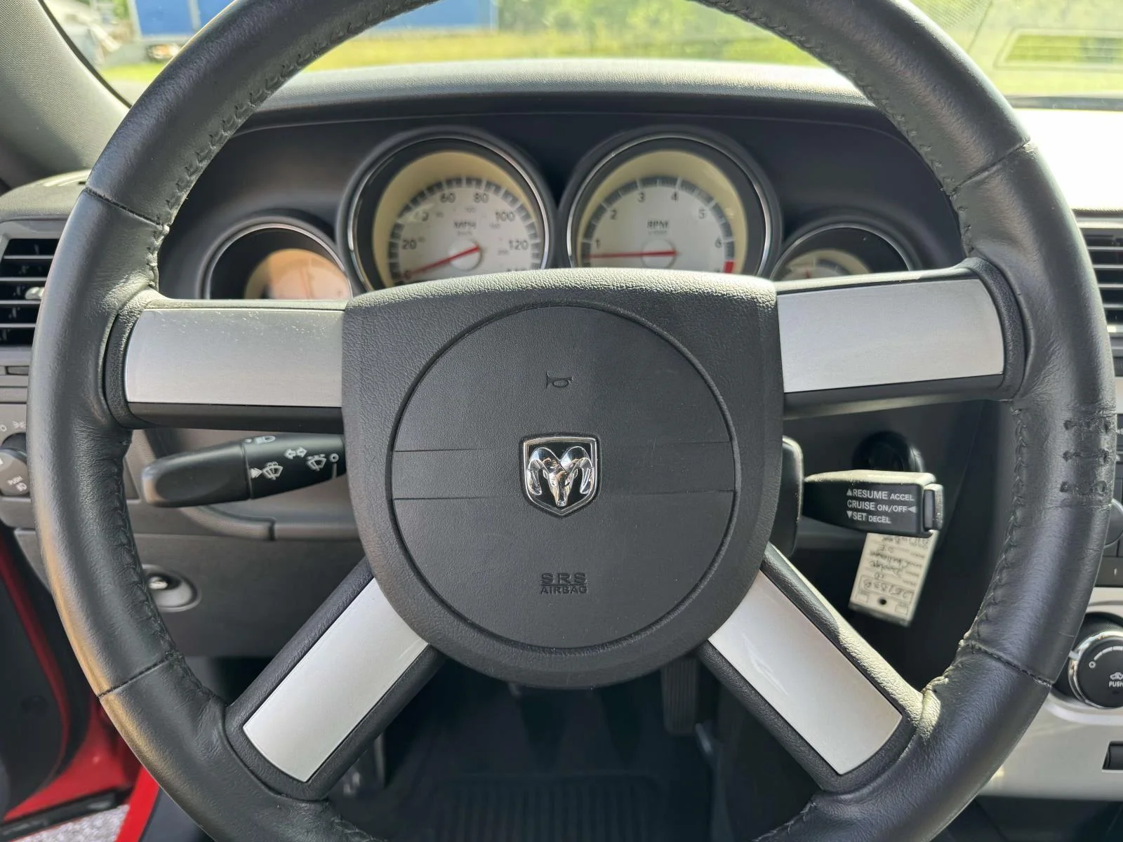 Used 2010 Torred Dodge SE image 9