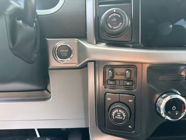 New 2026 Agate Black Metallic Ford XLT image 31