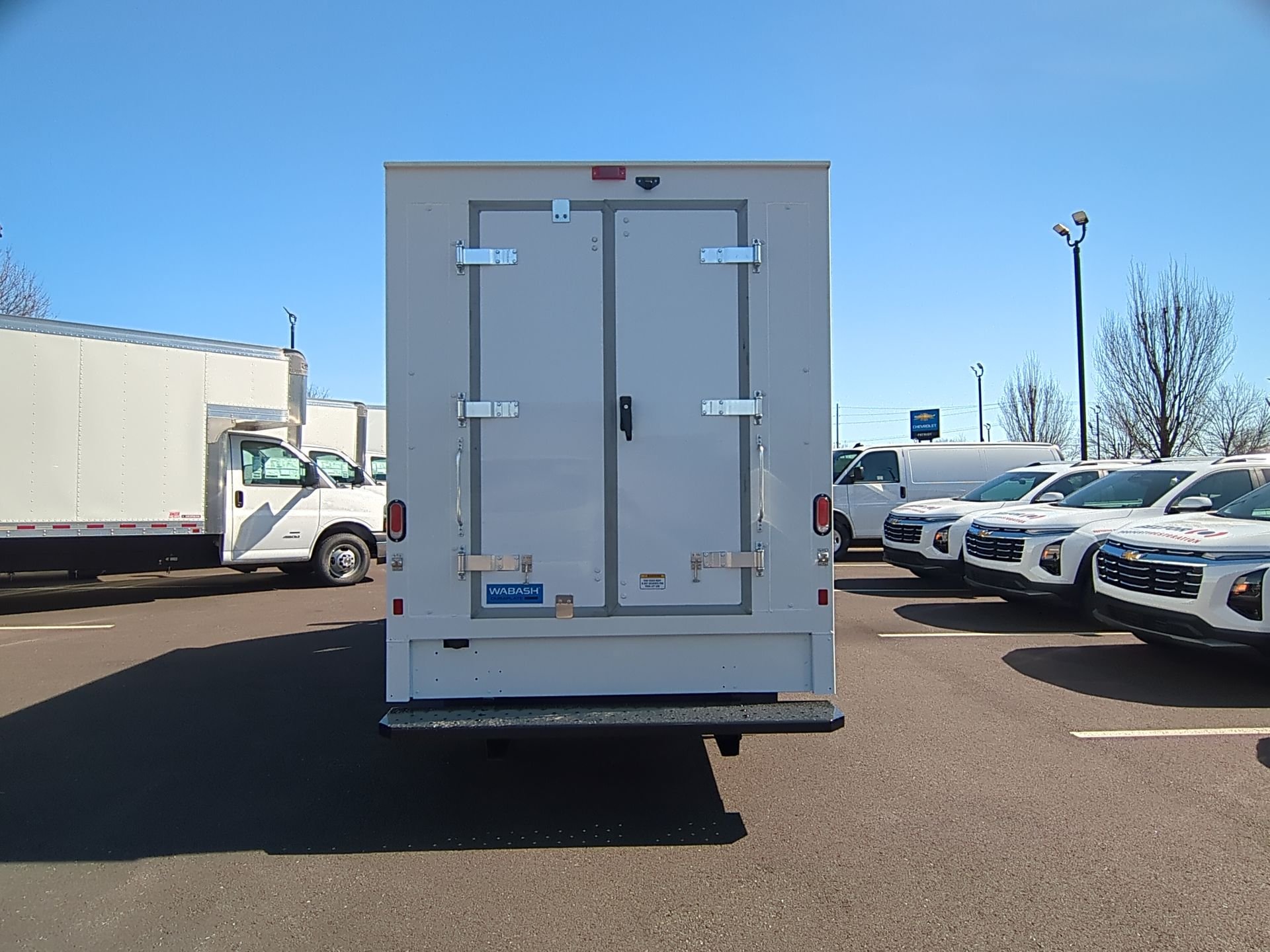 New 2025 Summit White Chevrolet 1WT image 41