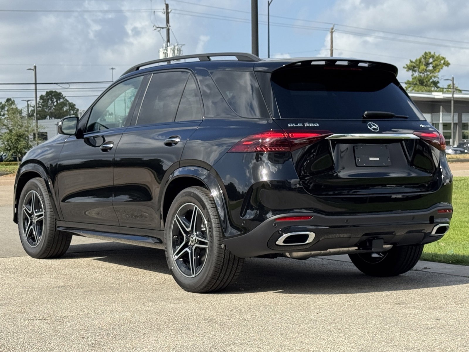 New 2026 Obsidian Black Metallic Mercedes-Benz GLE 350 image 28