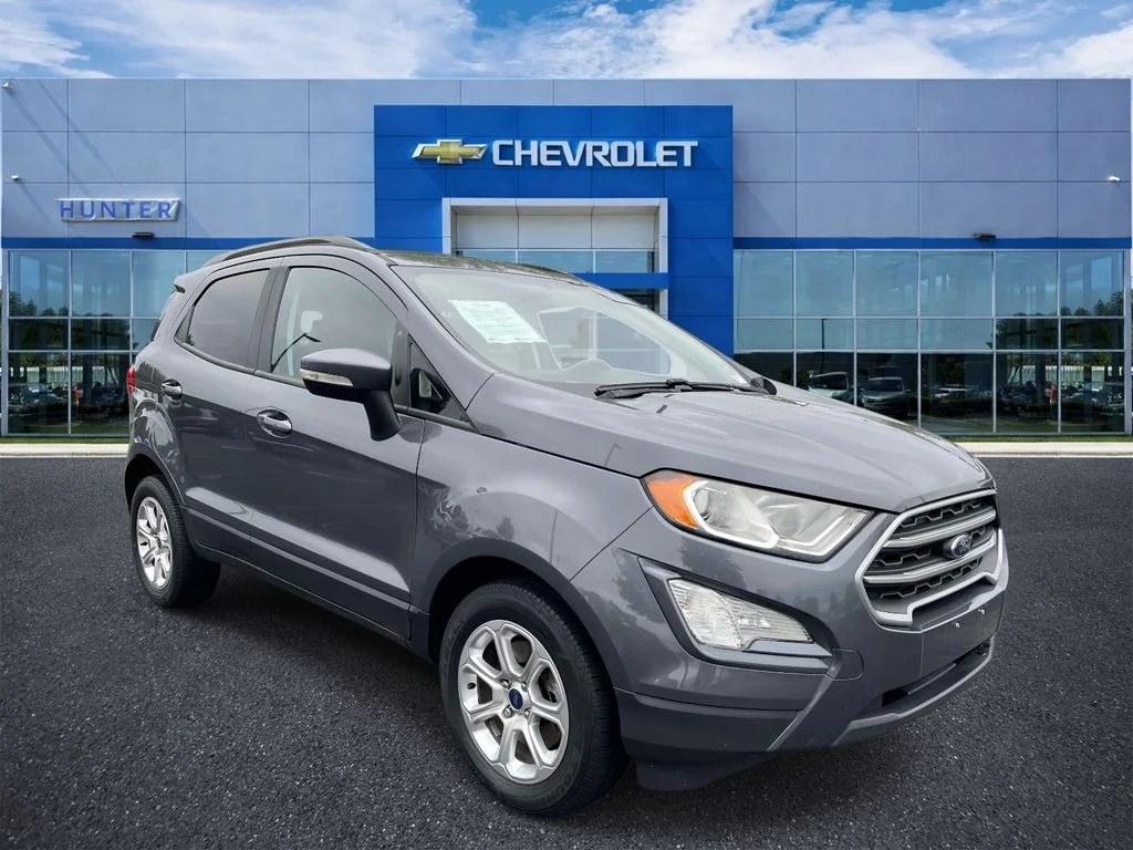 Used 2020 Smoke Metallic Ford SE image 1