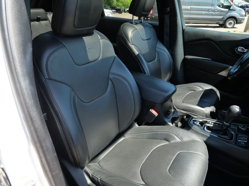 Certified Used 2021 White Jeep Limited image 12