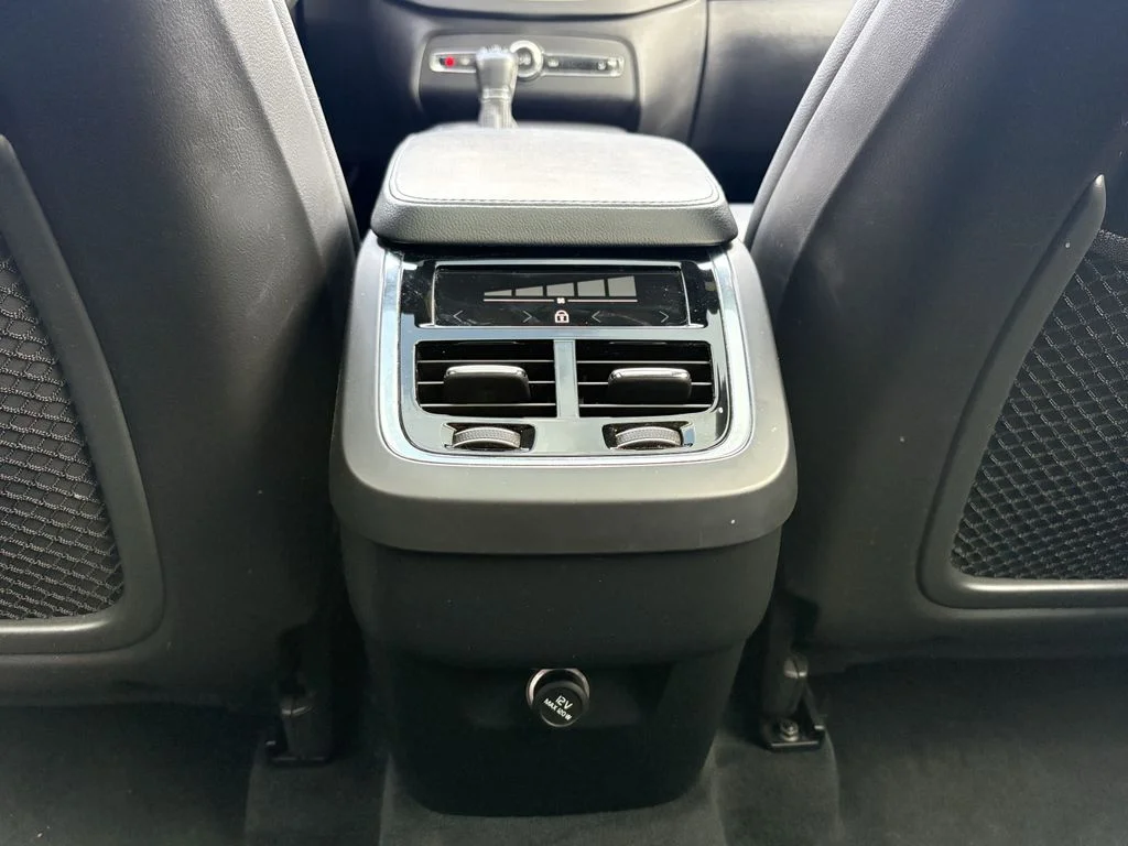 Used 2020 Crystal White Volvo T5 Momentum image 26